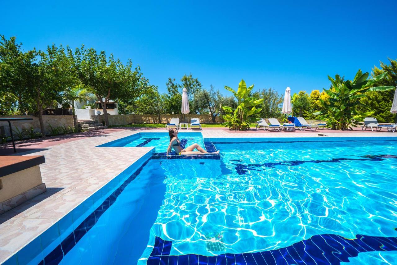 Villas Louloudaki Loutra 外观 照片