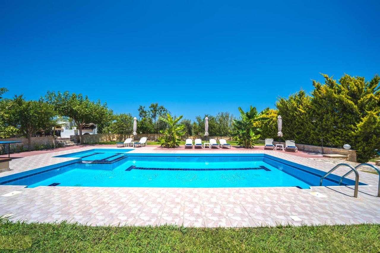Villas Louloudaki Loutra 外观 照片