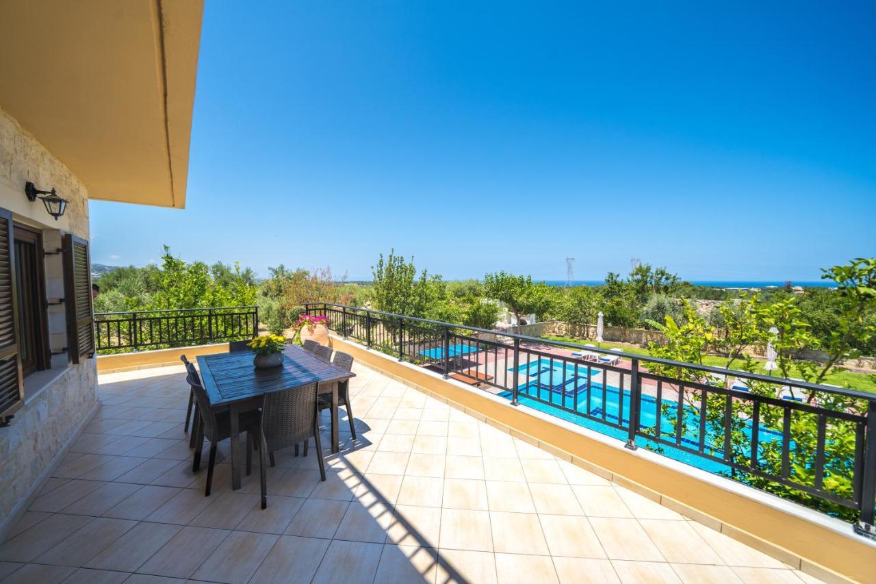 Villas Louloudaki Loutra 外观 照片