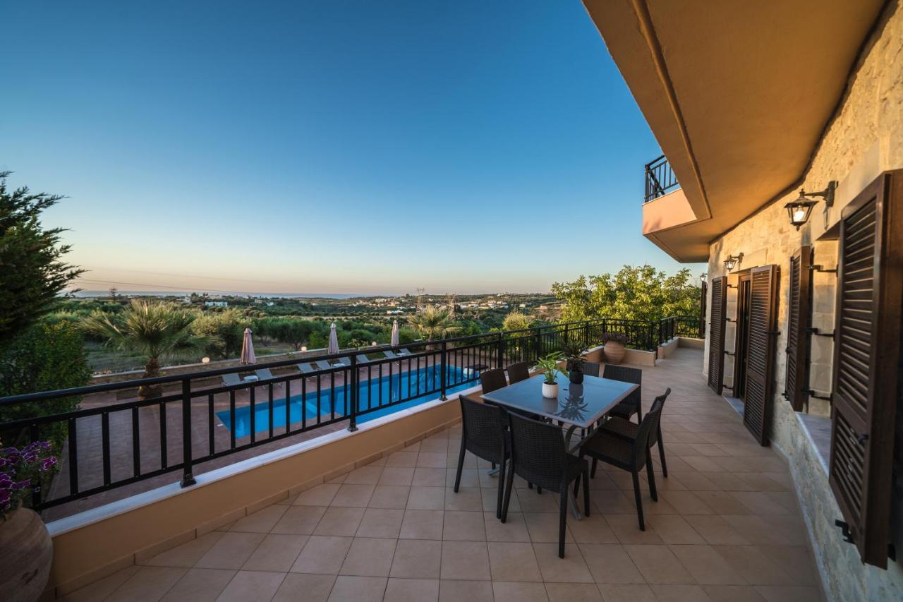 Villas Louloudaki Loutra 外观 照片